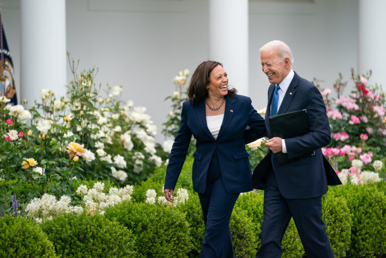 Joe Biden renuncia a su candidatura a la reelección