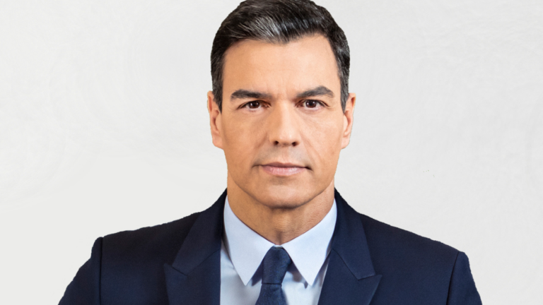 Pedro Sánchez en su retrato institucional de presidente del Gobierno en 2021