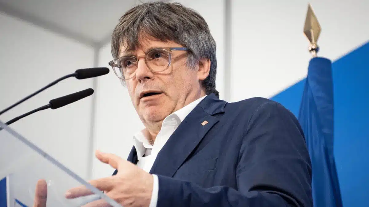 Carles Puigdemont se ríe de toda España