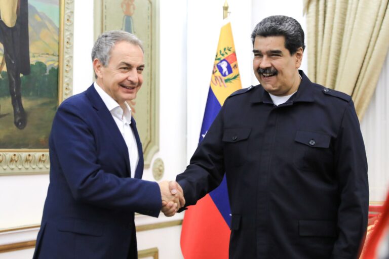 Manos Limpias denuncia a Zapatero por crímenes de lesa humanidad en Venezuela
