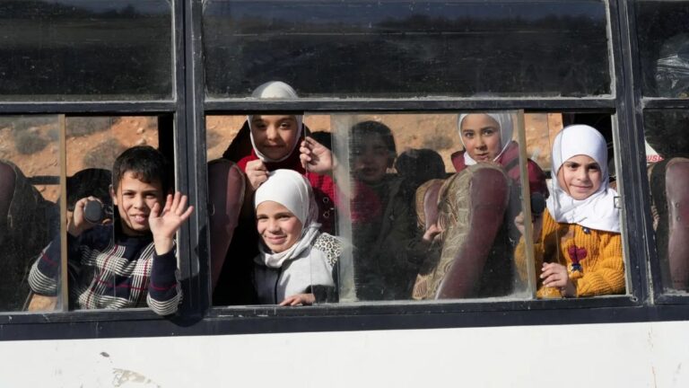 Casi toda Europa congela los expedientes de asilo de refugiados de Siria