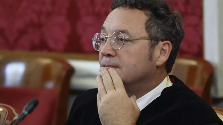 El juez del Supremo cita al FGE y a dos subordinados