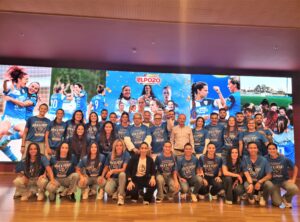 ElPozo Alimentación homenajea al  Alhama Club de Fútbol ElPozo por su  ascenso a Primera División  