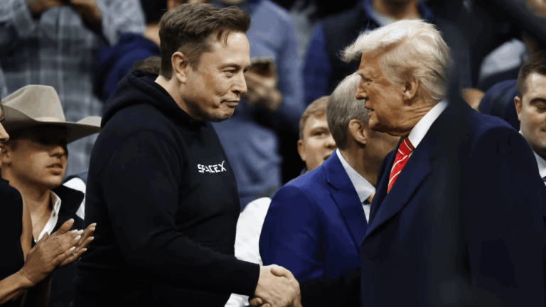 Elon Musk vuelve a la esfera privada