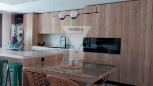 ¿Es más cara una vivienda que no depende de Red Eléctrica para suministrarse de luz y energía?