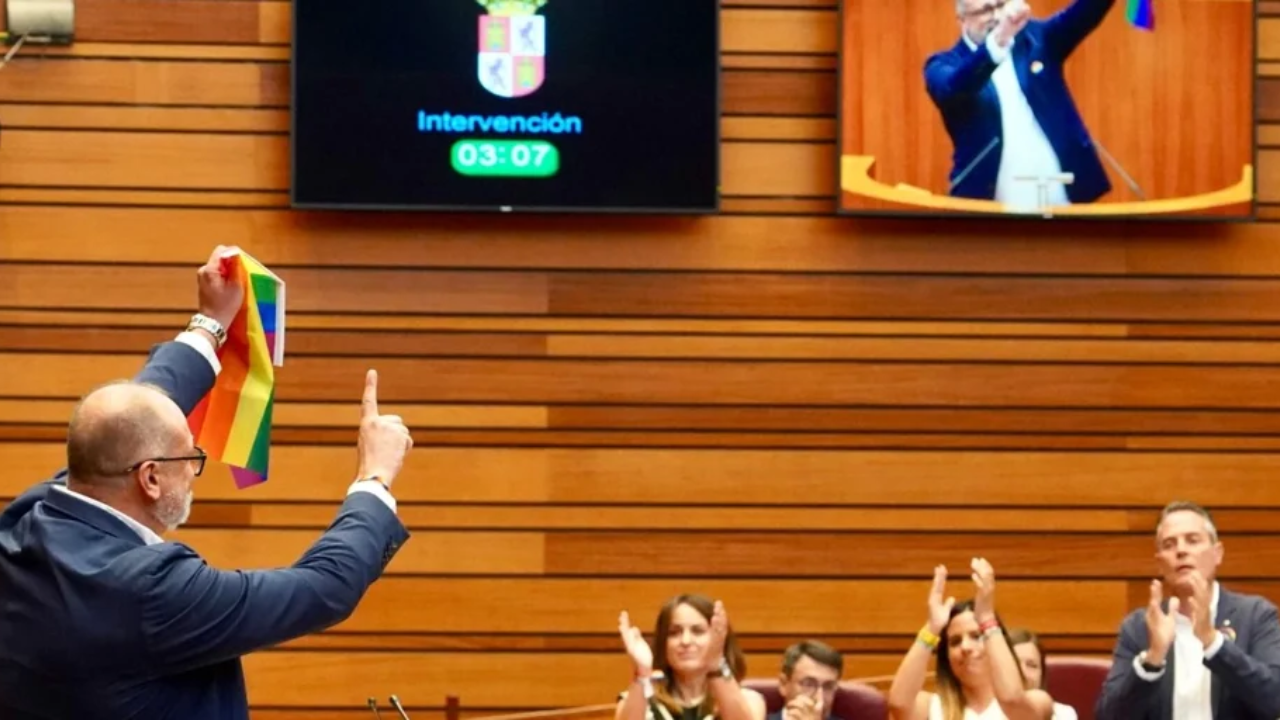 La abstención del PP permite tramitar en Castilla-León la propuesta de ley LGTBI+ del PSOE