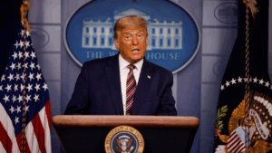 La Corte Suprema de Estados Unidos avala la tesis de Trump y autoriza la prohibición de tratamientos trans a menores.