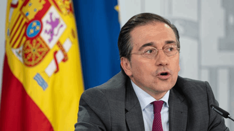 El ministro Albares se gastó 180.000 euros en un viaje de cuatro días a Nueva York