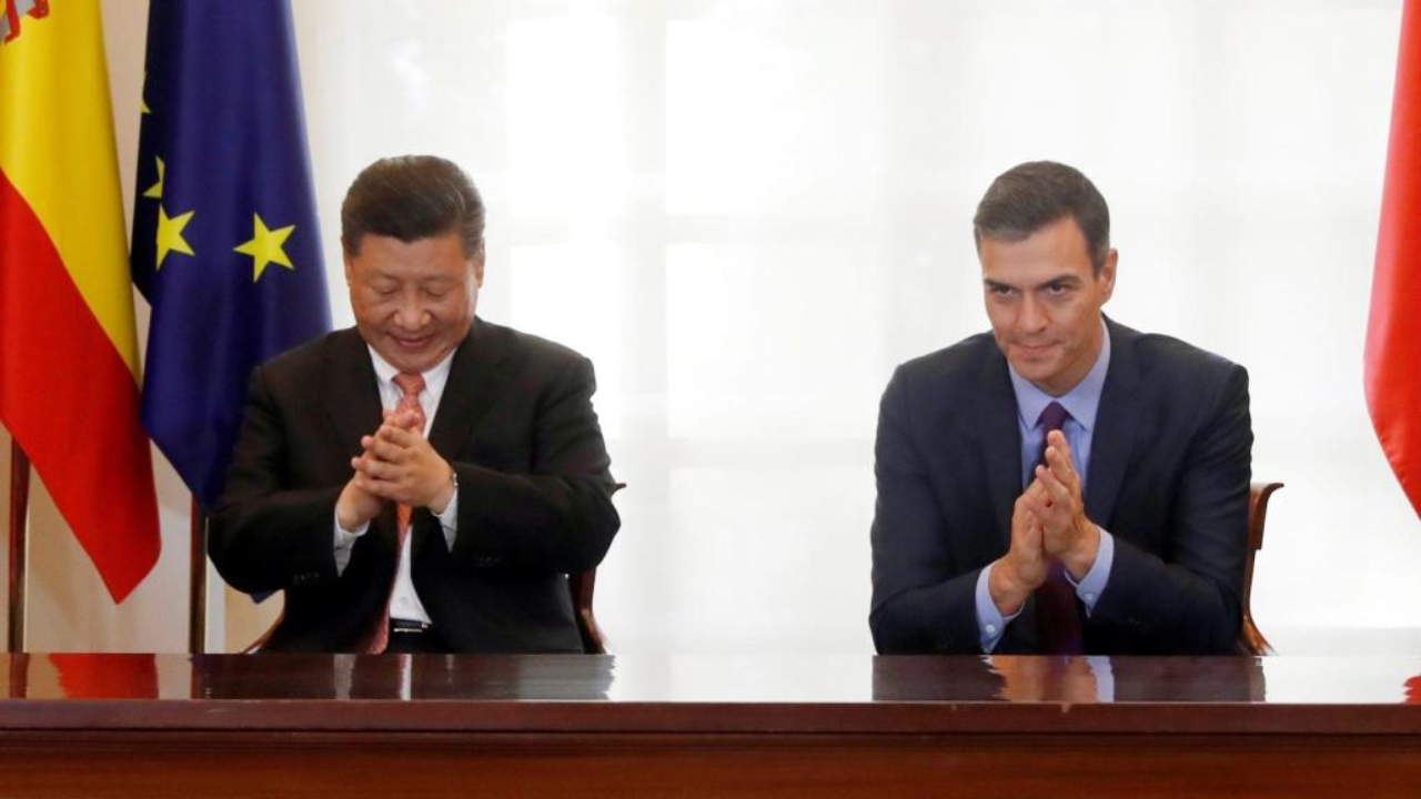 Pedro Sánchez se negó a vetar a Huawei tras recibir en Moncloa al jefe de la diplomacia china.