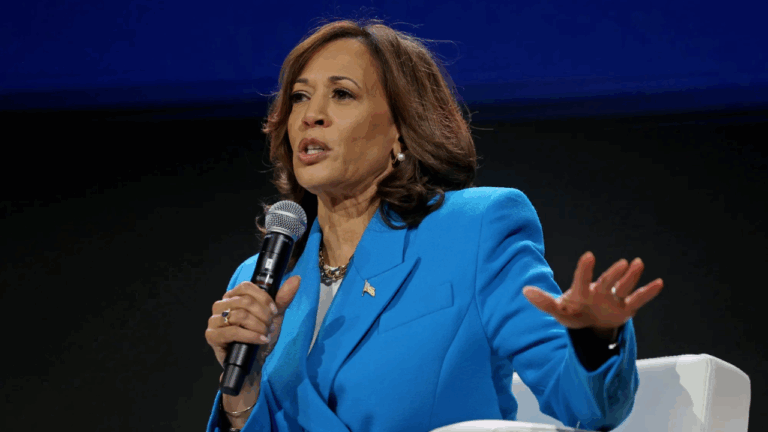 Propalestinos interrumpen la presentación del libro de Kamala Harris: «Tus manos están manchadas de sangre»
