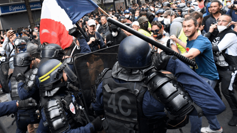 Casi 300 detenidos en la jornada de protestas de Francia