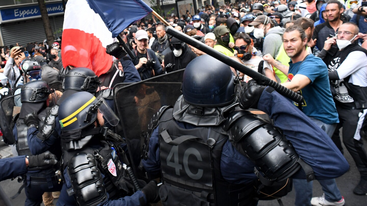 Casi 300 detenidos en la jornada de protestas de Francia