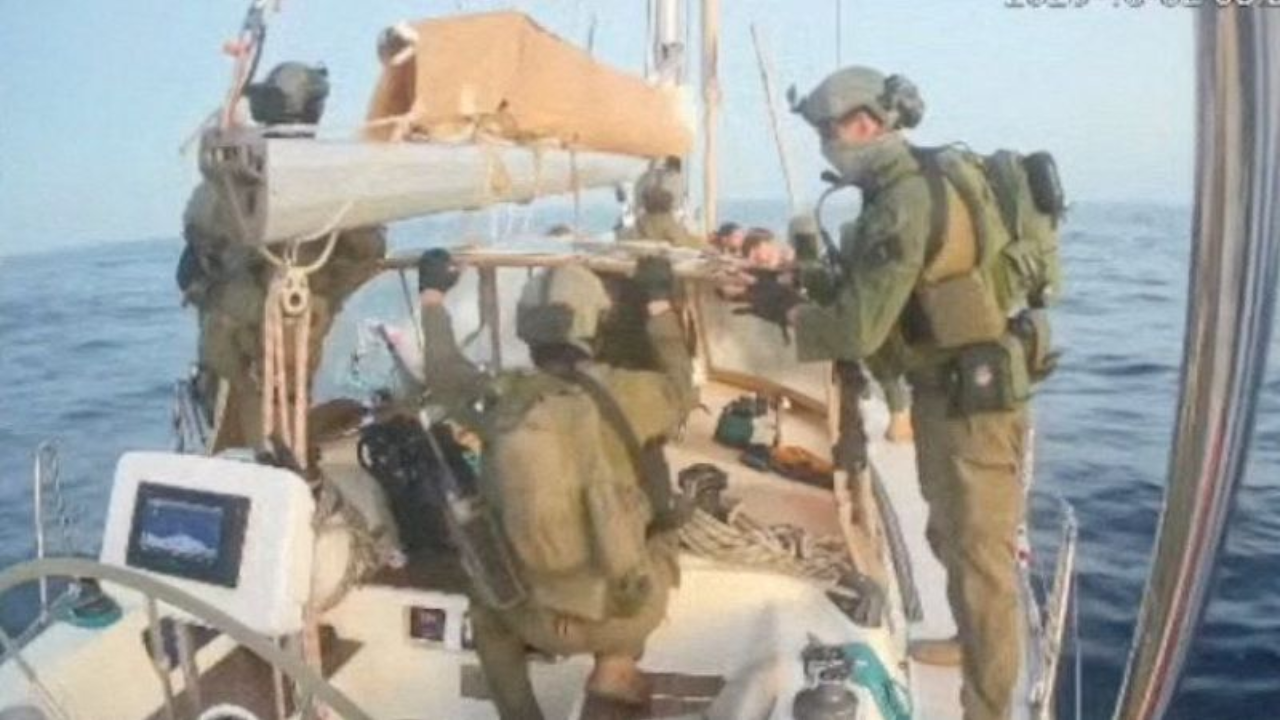 La Policía Nacional de Israel informa que un flotillero español será procesado por agresión.