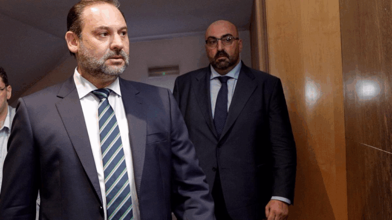 La UCO recopila decenas de mensajes que acreditan la 'caja B' de Koldo y Ábalos