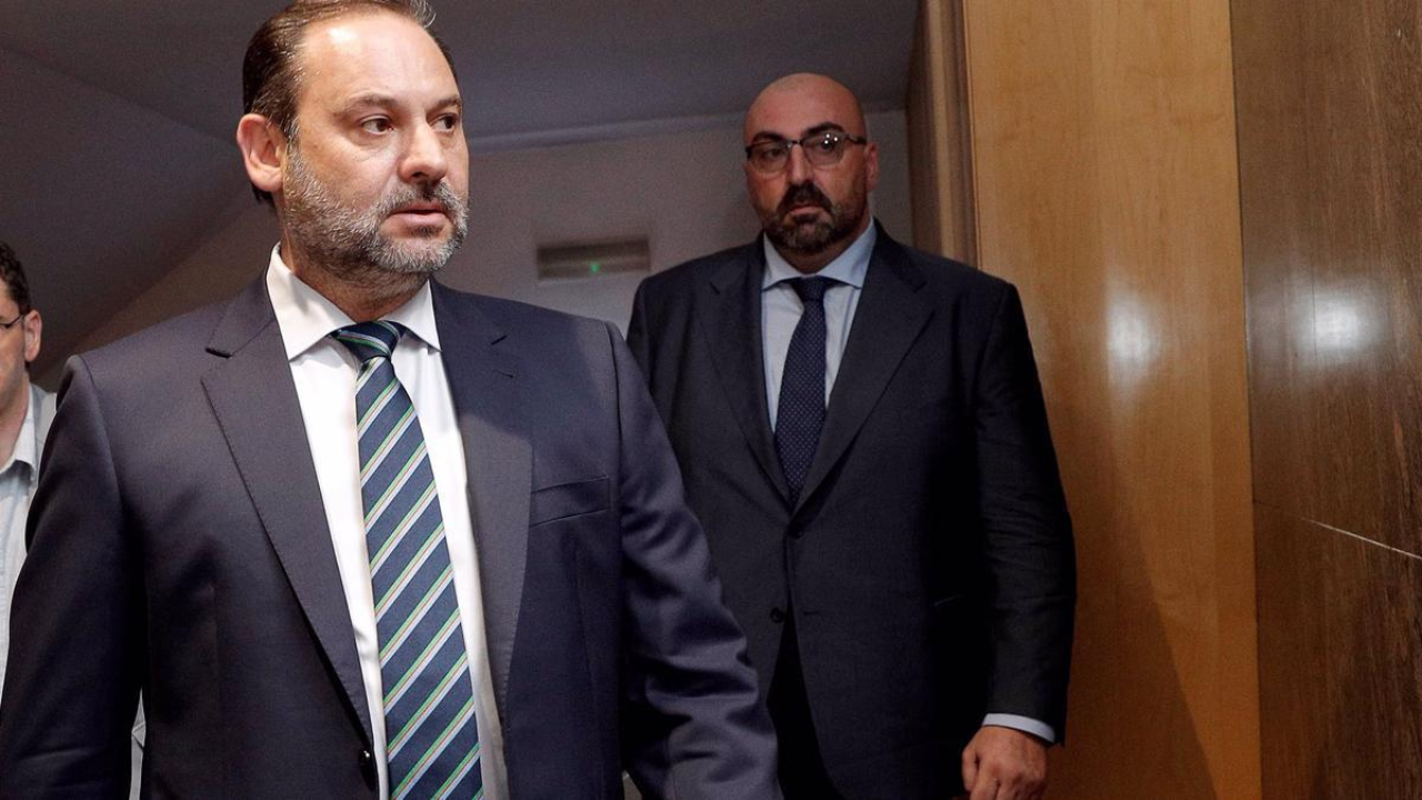 La UCO recopila decenas de mensajes que acreditan la ‘caja B’ de Koldo y Ábalos