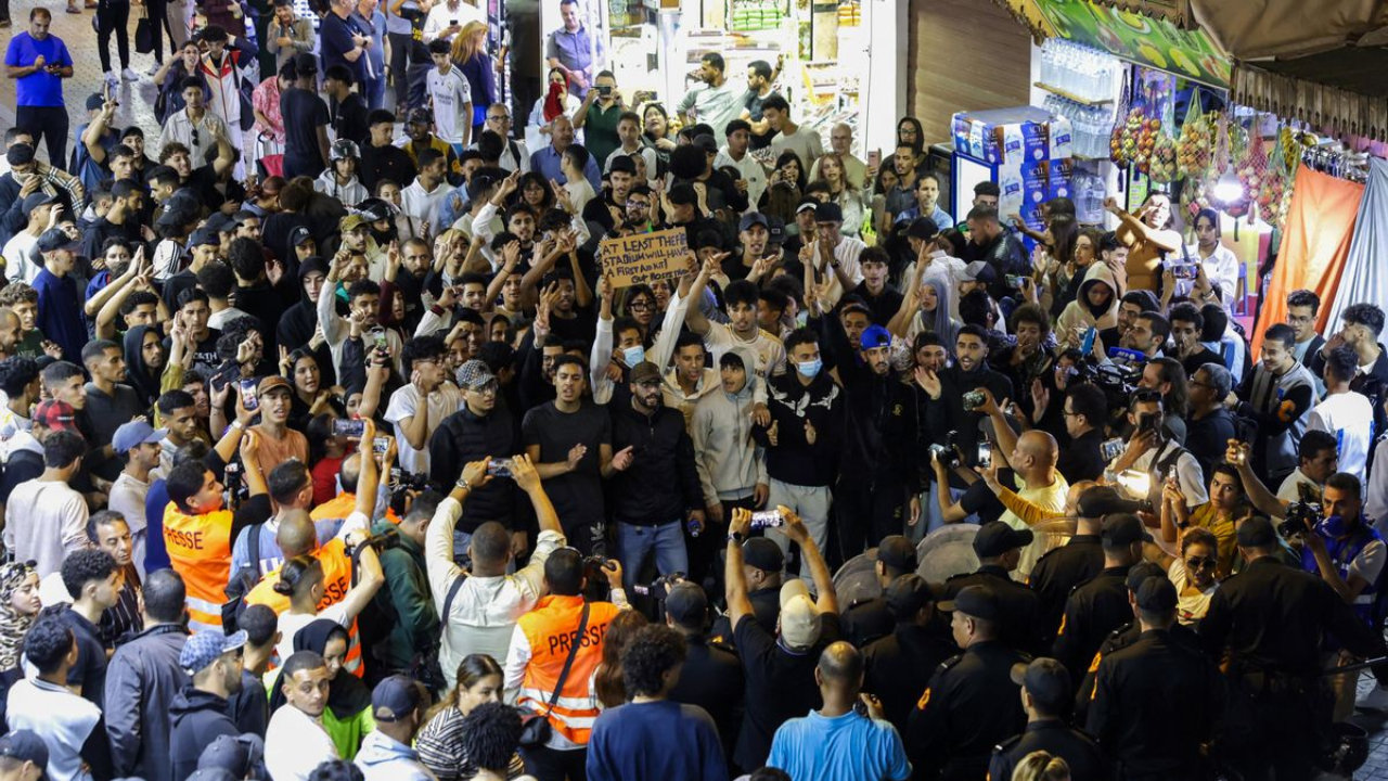 Las protestas en Marruecos ganan en intensidad y violencia con casi 300 heridos