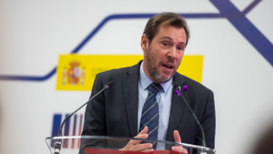 Óscar Puente exigía como alcalde lo que ahora critica de Ayuso