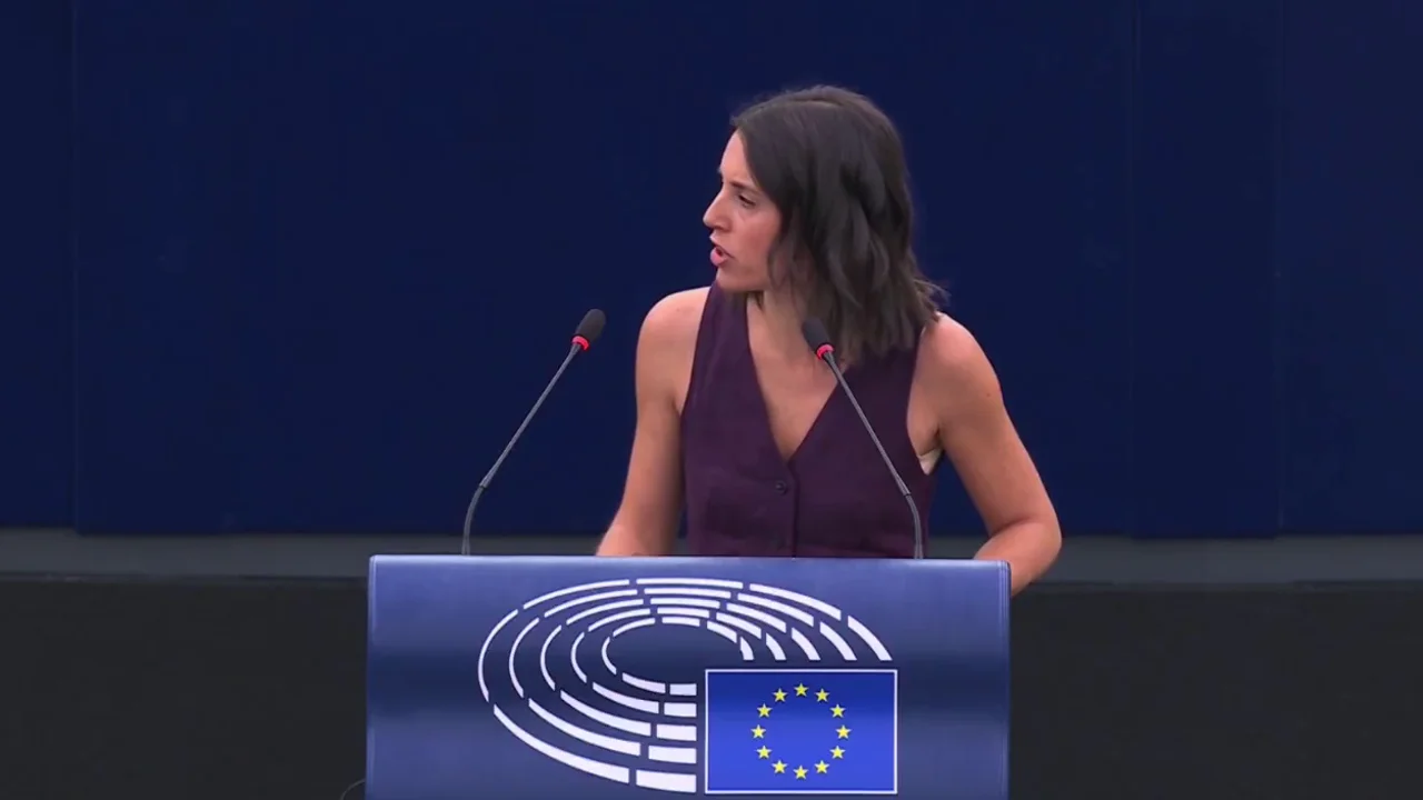 Irene Montero canta el ‘Happy Birthday to You’ a Trump