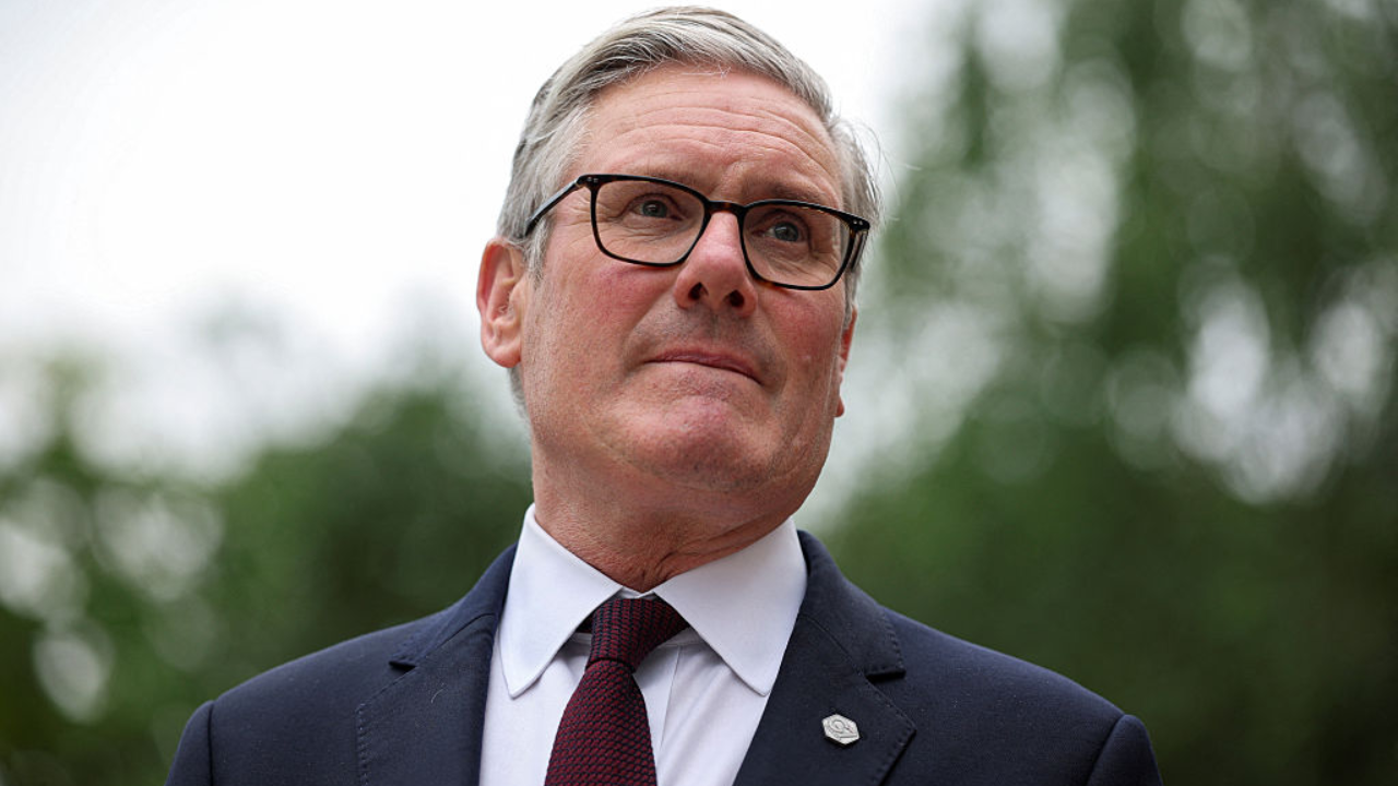  Keir Starmer llora mientras dimite
