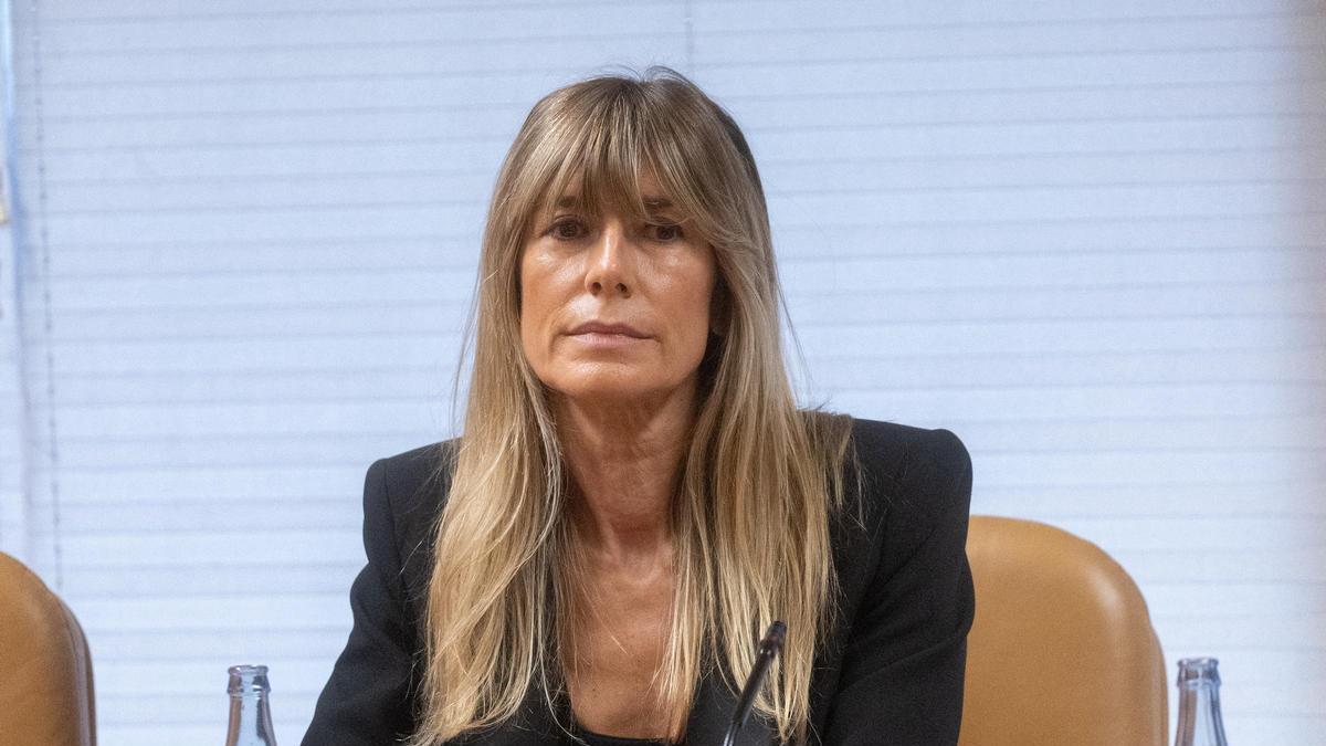 Begoña Gómez tendrá que ir personalmente a recoger su pasaporte