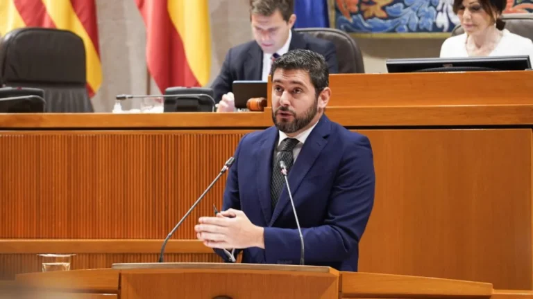 Vox suprime la ‘paga’ semanal que los menas recibían del Gobierno de Aragón