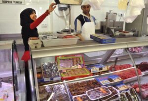 La Comunidad Valenciana elimina el menú halal de los comedores escolares