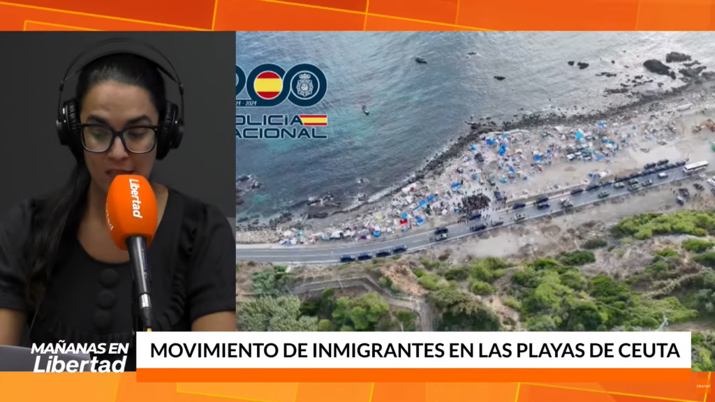Movimiento de inmigrantes en las playas de Ceuta